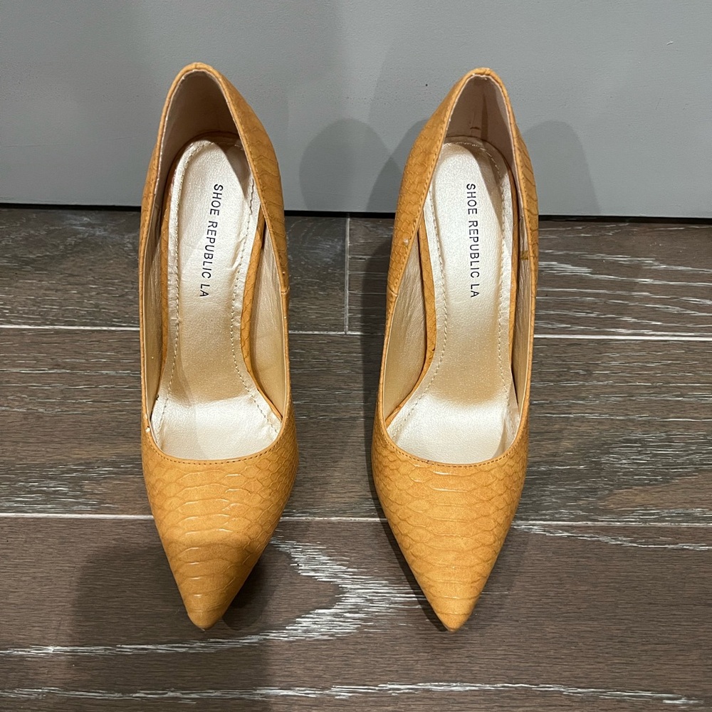 Shoe Republic LA Mustard Pointed Heels